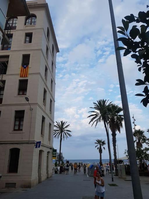 A Un Solo Paso Del Mar Lägenhet Barcelona Exteriör bild